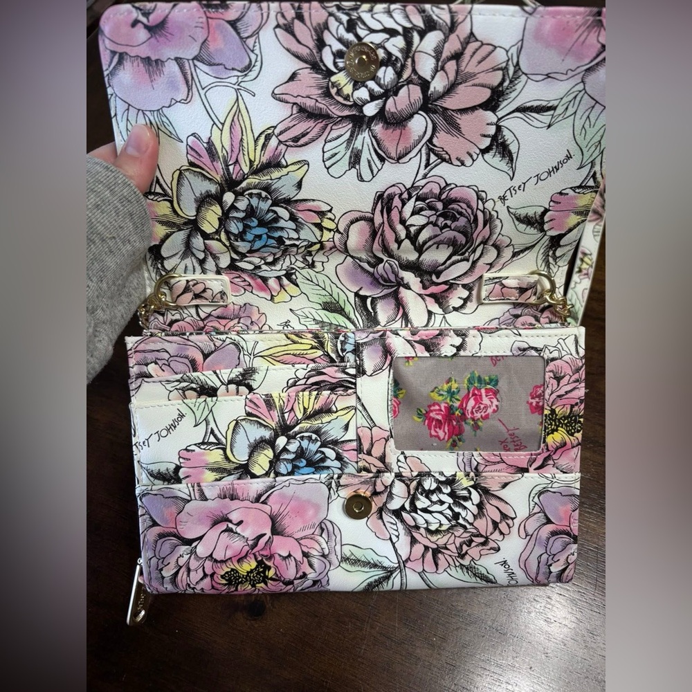 Betsey Johnson XO Sadie floral print crossbody purse/wallet
 new without tags - Picture 2 of 8